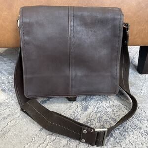 Coach #05A02 Leatherware Messenger Crossbody Dark Brown Laptop Bag X